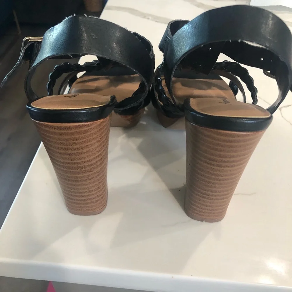 American Eagle Strap sandals - Picture 5 of 6